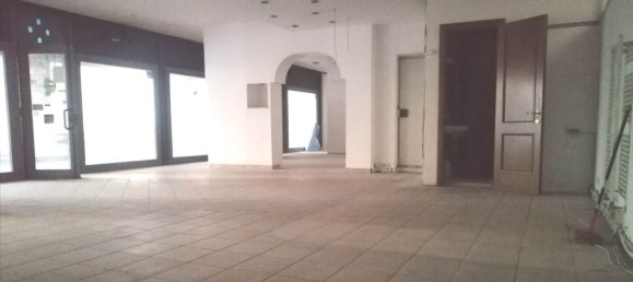 134m² Commercial property in Terni, Italy No. 291952 3