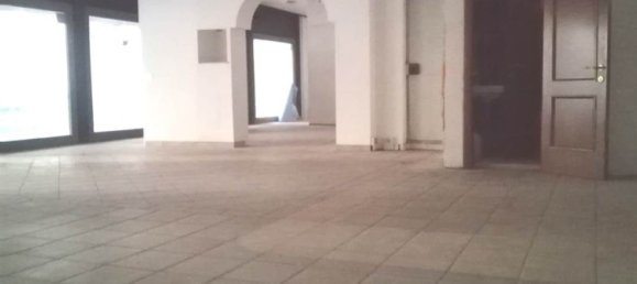 134m² Commercial property in Terni, Italy No. 291952 4