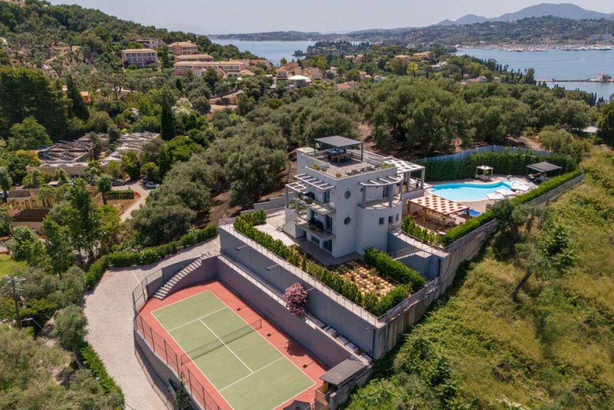 4 bedrooms Villa in Corfu, Greece No. 1485