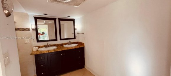 2 dormitorios propiedad comercial en venta en Miami, Miami-Dade, Florida, USA № 614190 10