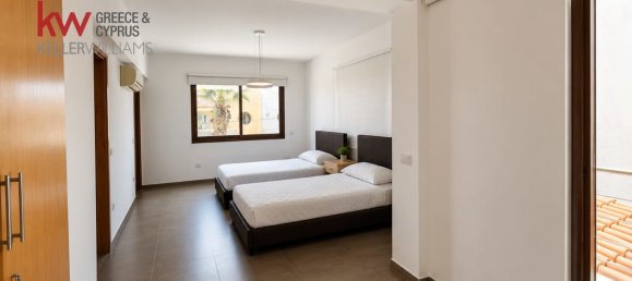 4 dormitorios adosado en venta en Larnaca, Larnaka, Cyprus № 176138 3