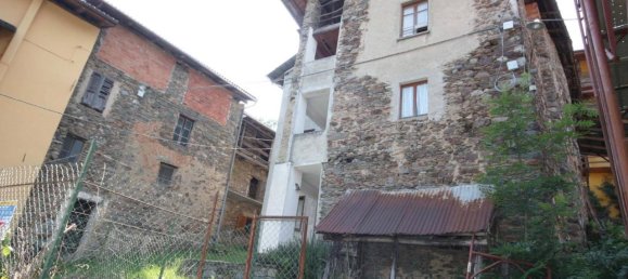 4 rooms House in Varallo, Italy No. 144639 2