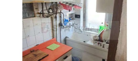 3-salle Appartement à Fiorenzuola d'Arda, Italy No. 95635 6