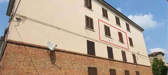 3-salle Appartement à Fiorenzuola d'Arda, Italy No. 95635 2