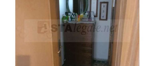 3-salle Appartement à Fiorenzuola d'Arda, Italy No. 95635 5