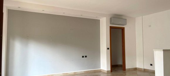 5 غرف نوم شقة في Ascoli Piceno, Italy رقم 372384 7