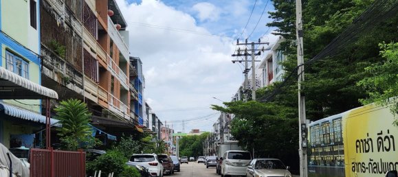 Moradia em banda T4 em Bang Bon, Thailand N.º 64010 5