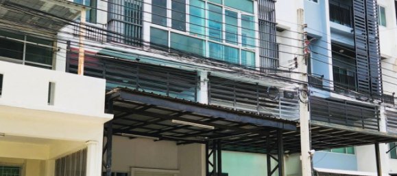 Moradia em banda T4 em Bang Bon, Thailand N.º 64010 2