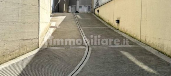 Garaje en Bergamo, Italy 30 m² No. 346611 3