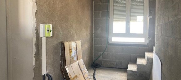 350m² Building in Saint-Pierre-des-Corps, France No. 255374 3