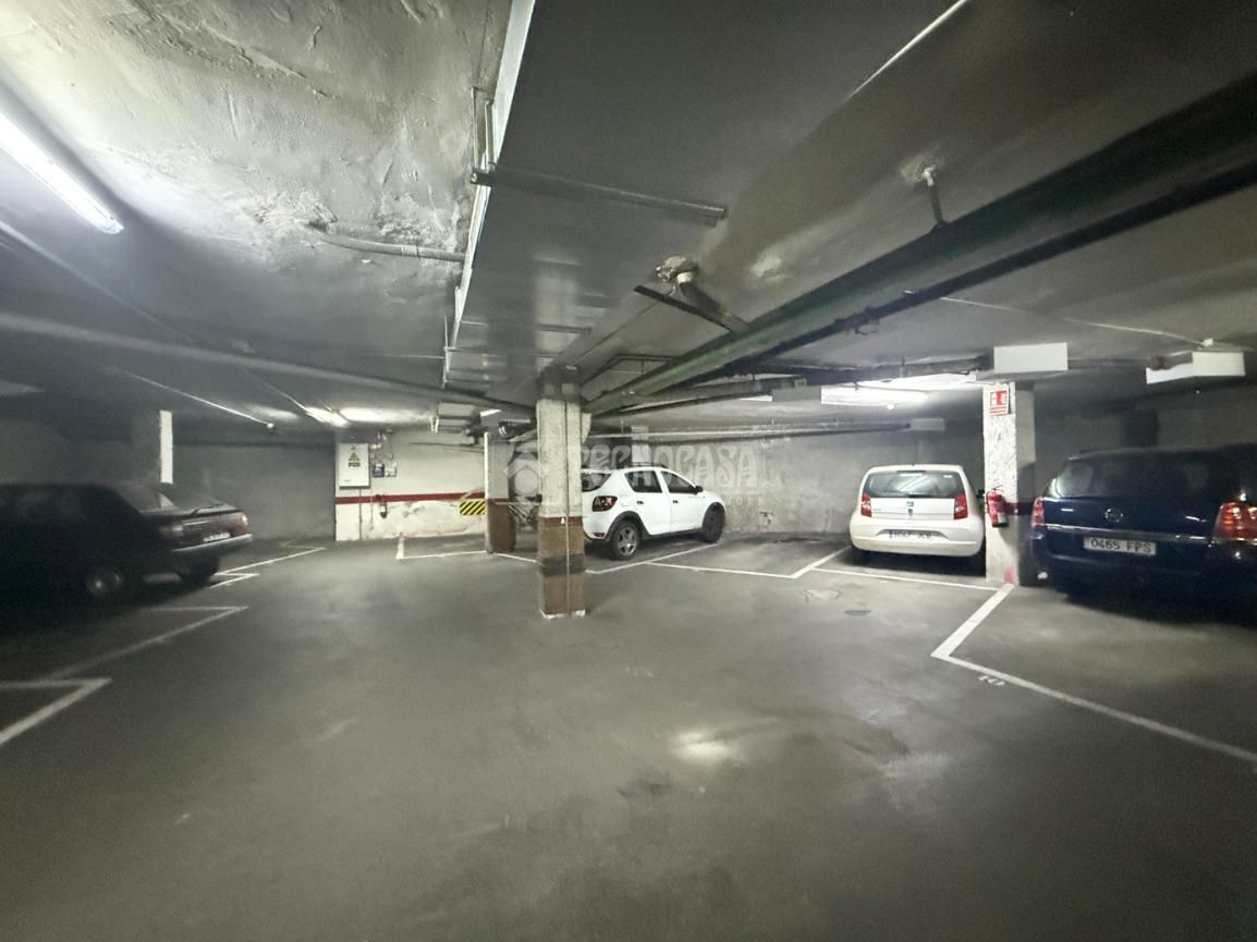 470m² Garage in Sants-Montjuic, Spain No. 246553