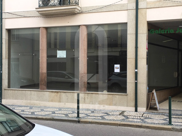 174m² Commercial property in Aveiro, Portugal No. 81157