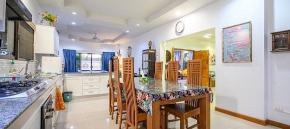 6 chambres house à louer à Pattaya, Chonburi, Eastern Thailand, Thailand № 12694 16
