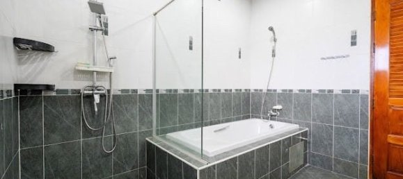 6 chambres house à louer à Pattaya, Chonburi, Eastern Thailand, Thailand № 12694 24