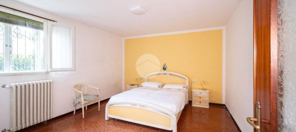 4 bedrooms Villa in Curtatone, Italy No. 363384 26