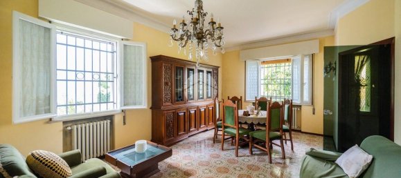 4 bedrooms Villa in Curtatone, Italy No. 363384 9