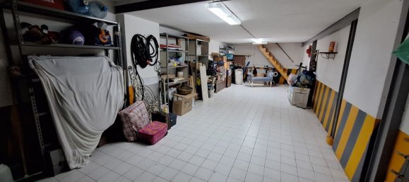 100m² Garage in San Sebastiano al Vesuvio, Italy No. 326189 2