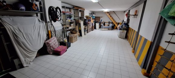 100m² Garage in San Sebastiano al Vesuvio, Italy No. 326189 5