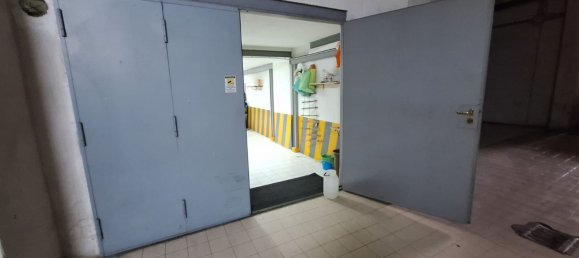 100m² Garage in San Sebastiano al Vesuvio, Italy No. 326189 3