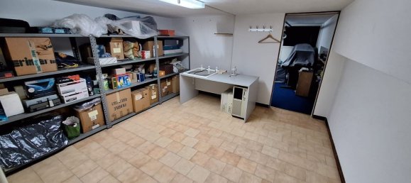 100m² Garage in San Sebastiano al Vesuvio, Italy No. 326189 7