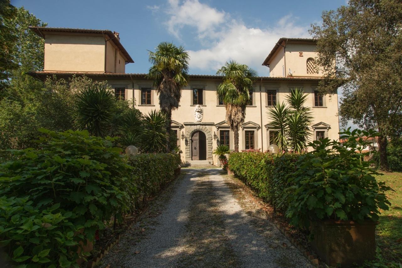 26 rooms Villa in San Giuliano Terme, Italy No. 137339