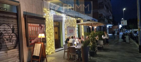 100m² Commercial property in Rome, Italy No. 381595 3