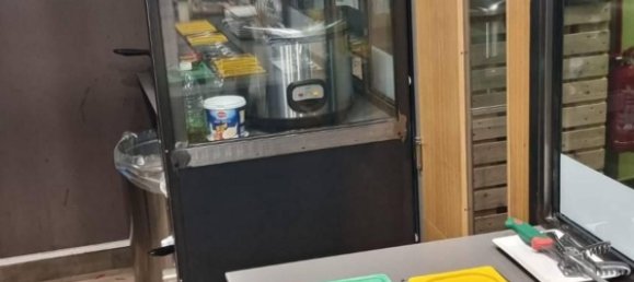 100m² Commercial property in Rome, Italy No. 381595 16