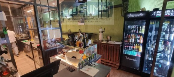 100m² Commercial property in Rome, Italy No. 381595 13