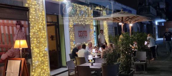 100m² Commercial property in Rome, Italy No. 381595 4