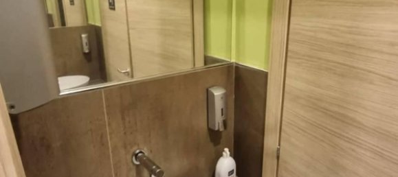 100m² Commercial property in Rome, Italy No. 381595 21