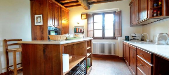 5 bedrooms House in Cortona, Italy No. 55624 7