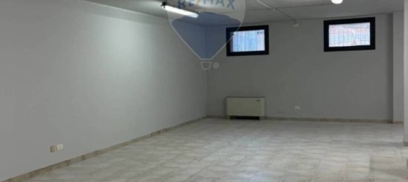 1 room Commercial property in Reggio Emilia, Italy No. 296484 2