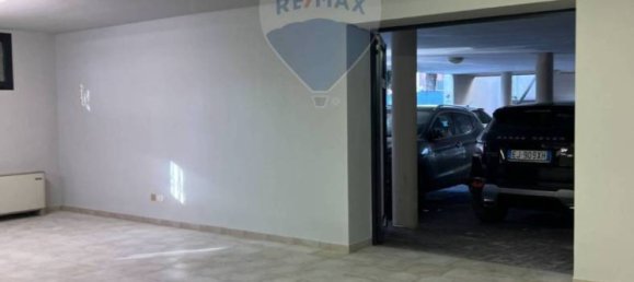 1 room Commercial property in Reggio Emilia, Italy No. 296484 7