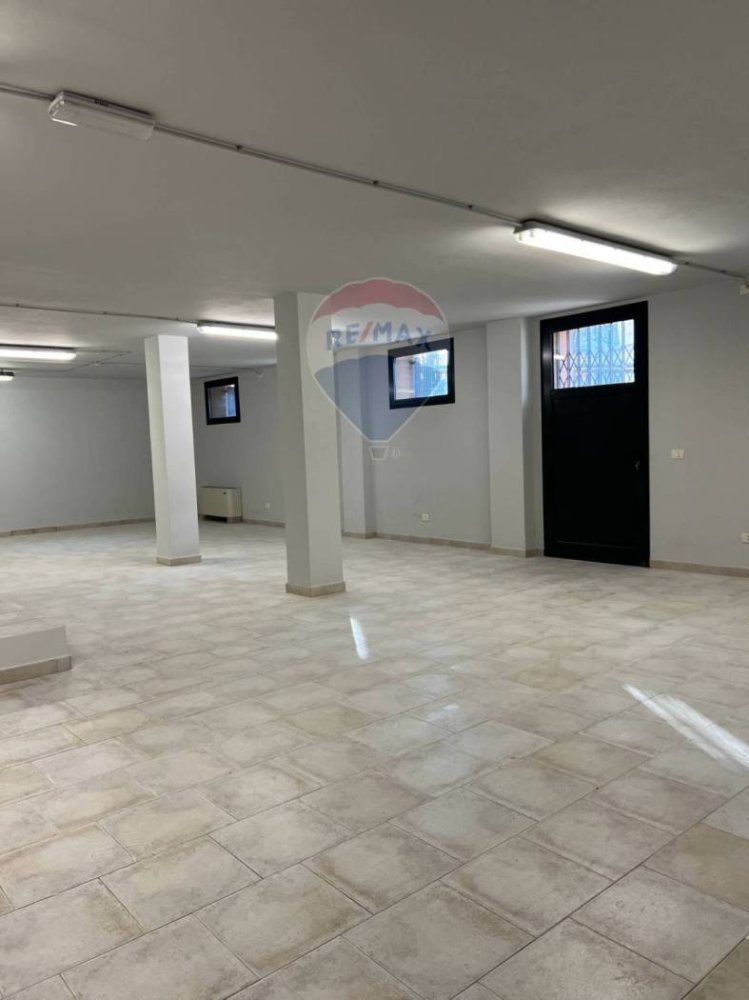 1 room Commercial property in Reggio Emilia, Italy No. 296484