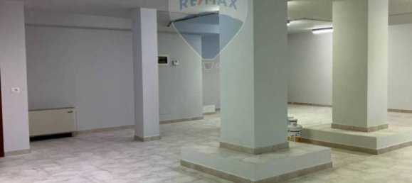 1 room Commercial property in Reggio Emilia, Italy No. 296484 3