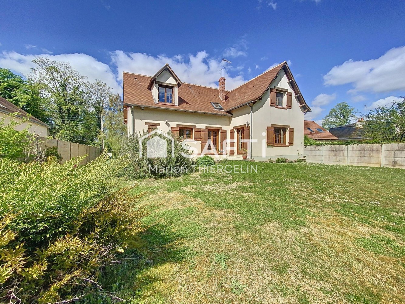 5 bedrooms House in Saint-Hilaire-Saint-Mesmin, France No. 239084