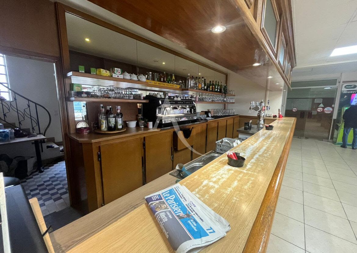 Propiedad comercial en Roissy-en-Brie, France 190 m² No. 139449