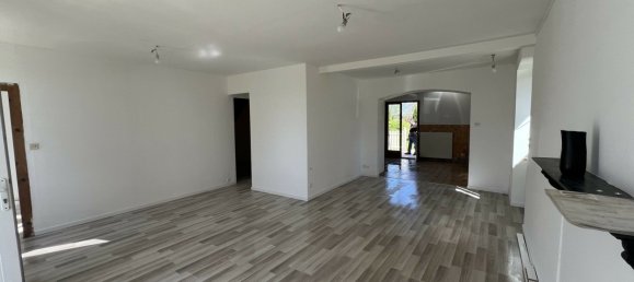 4 غرف نوم منزل في Saint-Priest-la-Marche, France رقم 57680 26