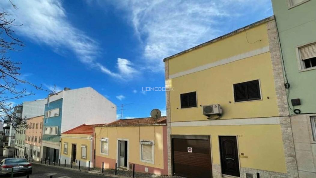 3 bedrooms House in Lisbon, Portugal No. 326910