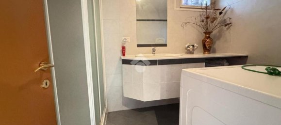 4-Zimmer Haus in Desio, Italy, Nr. 238283 9