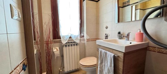 4-Zimmer Haus in Desio, Italy, Nr. 238283 12