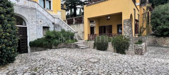 Вилла с 3 комнатами в Сирмионе, Италия № 79986 7