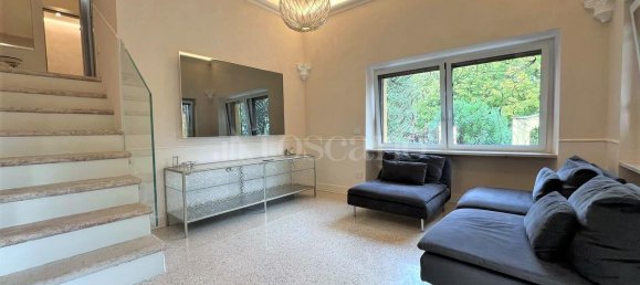 Вилла с 3 комнатами в Сирмионе, Италия № 79986 9