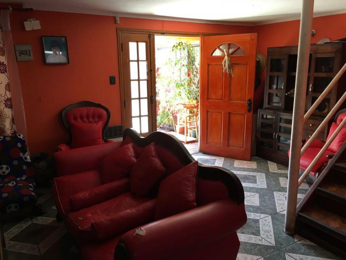 6 bedrooms House in Santiago, Chile No. 1720