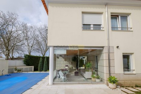 4 bedrooms House in Vila Nova de Gaia, Portugal No. 111164
