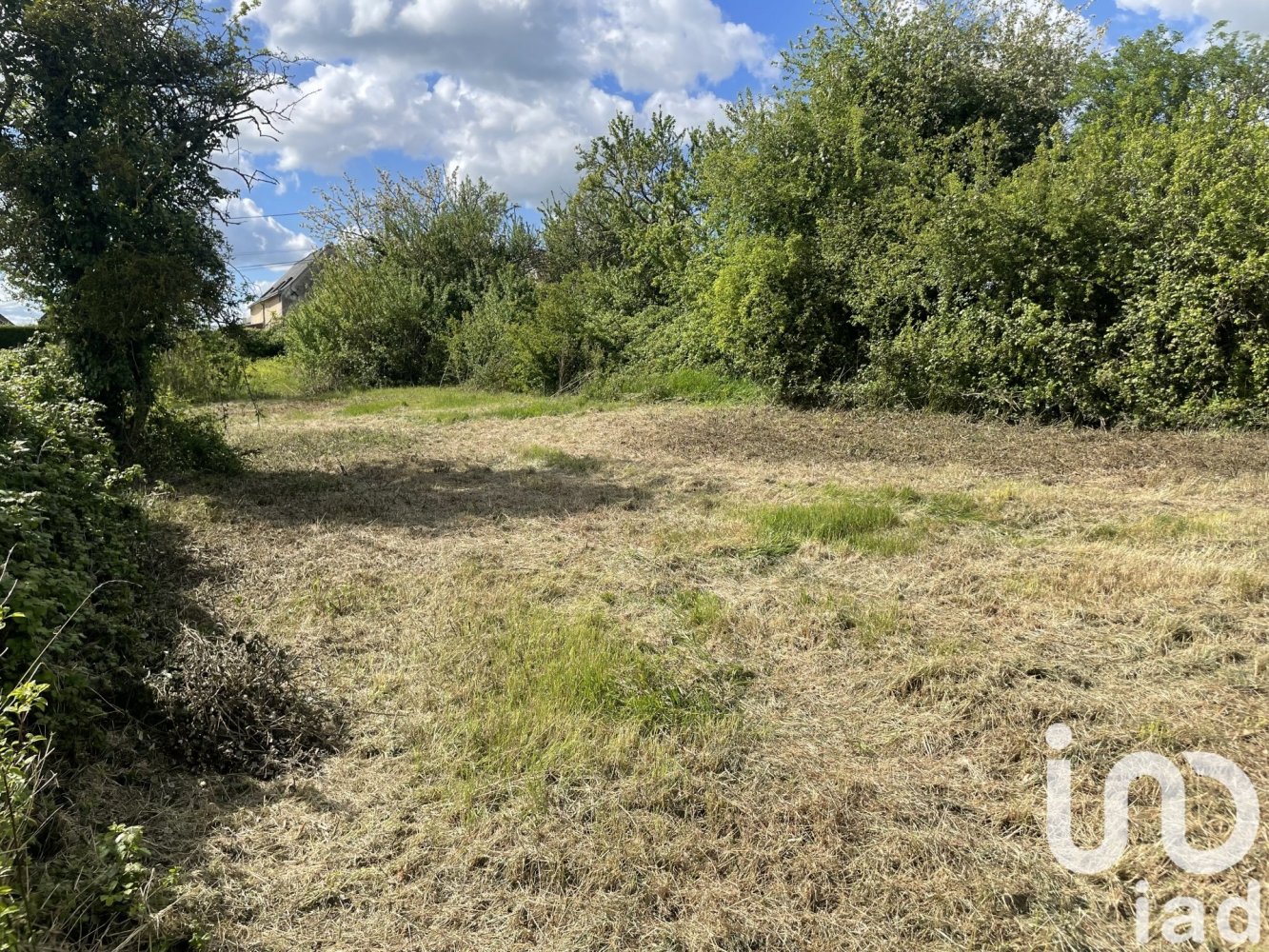  Land in Chemille-sur-Deme, France No. 217896