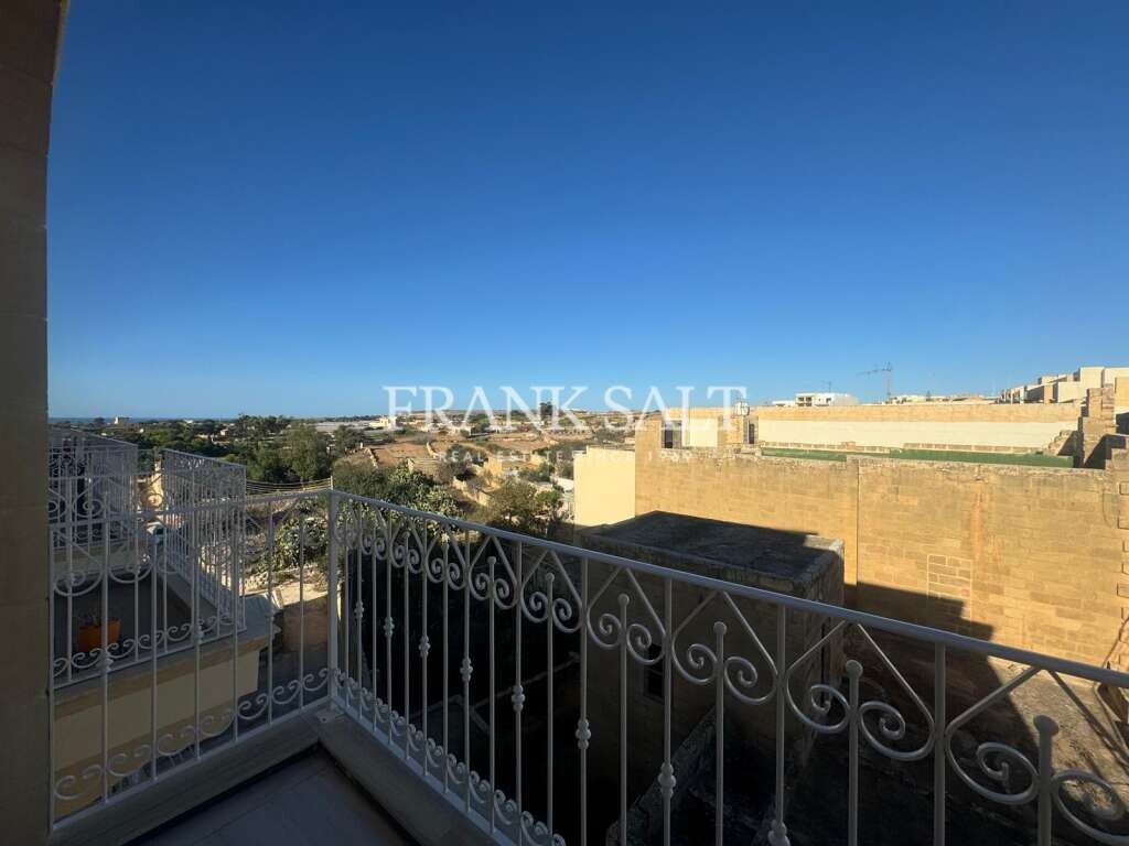 2 bedrooms Apartment in Ghajnsielem, Malta No. 6106