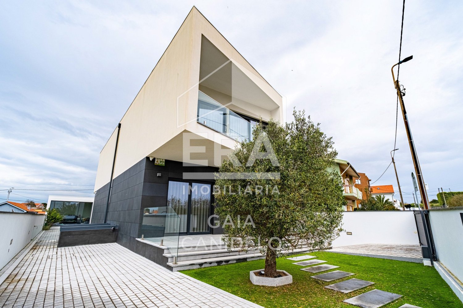 4 bedrooms Villa in Vila Nova de Gaia, Portugal No. 287933