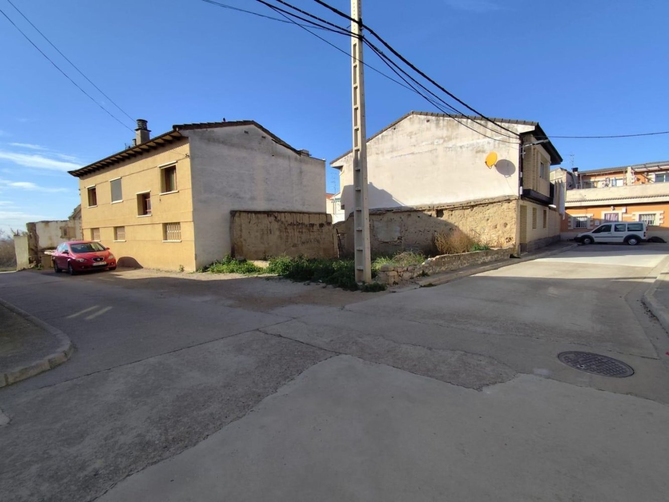 77m² Land in San Mateo de Gallego, Spain No. 62467
