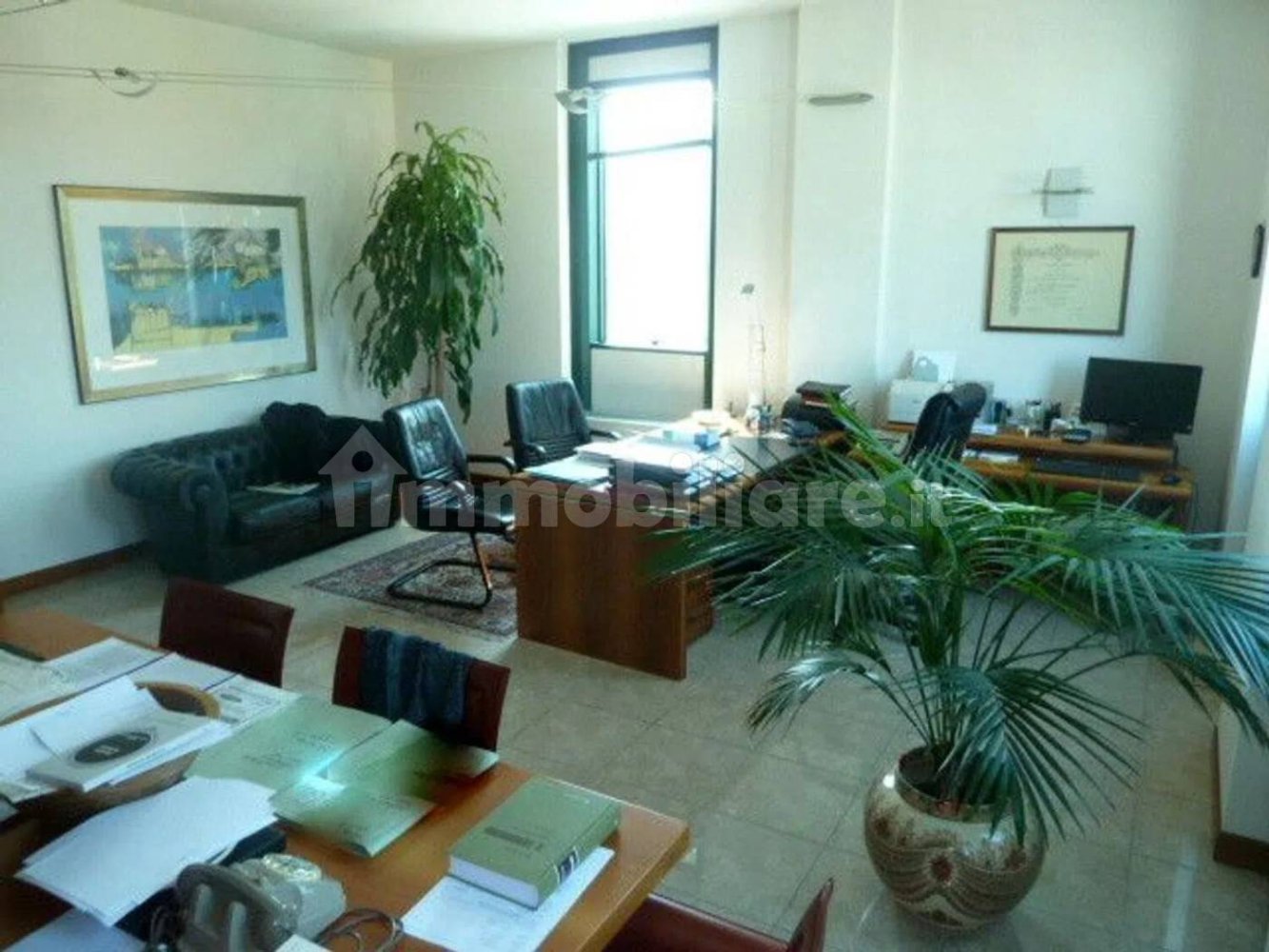 125m² Office in San Benedetto del Tronto, Italy No. 329149